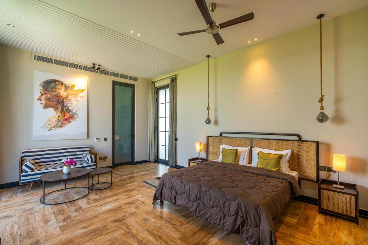 Stayvista'S Anantam - Luxury 4Br Villa With Huge Swimming Pool In Delhi New Delhi Luaran gambar