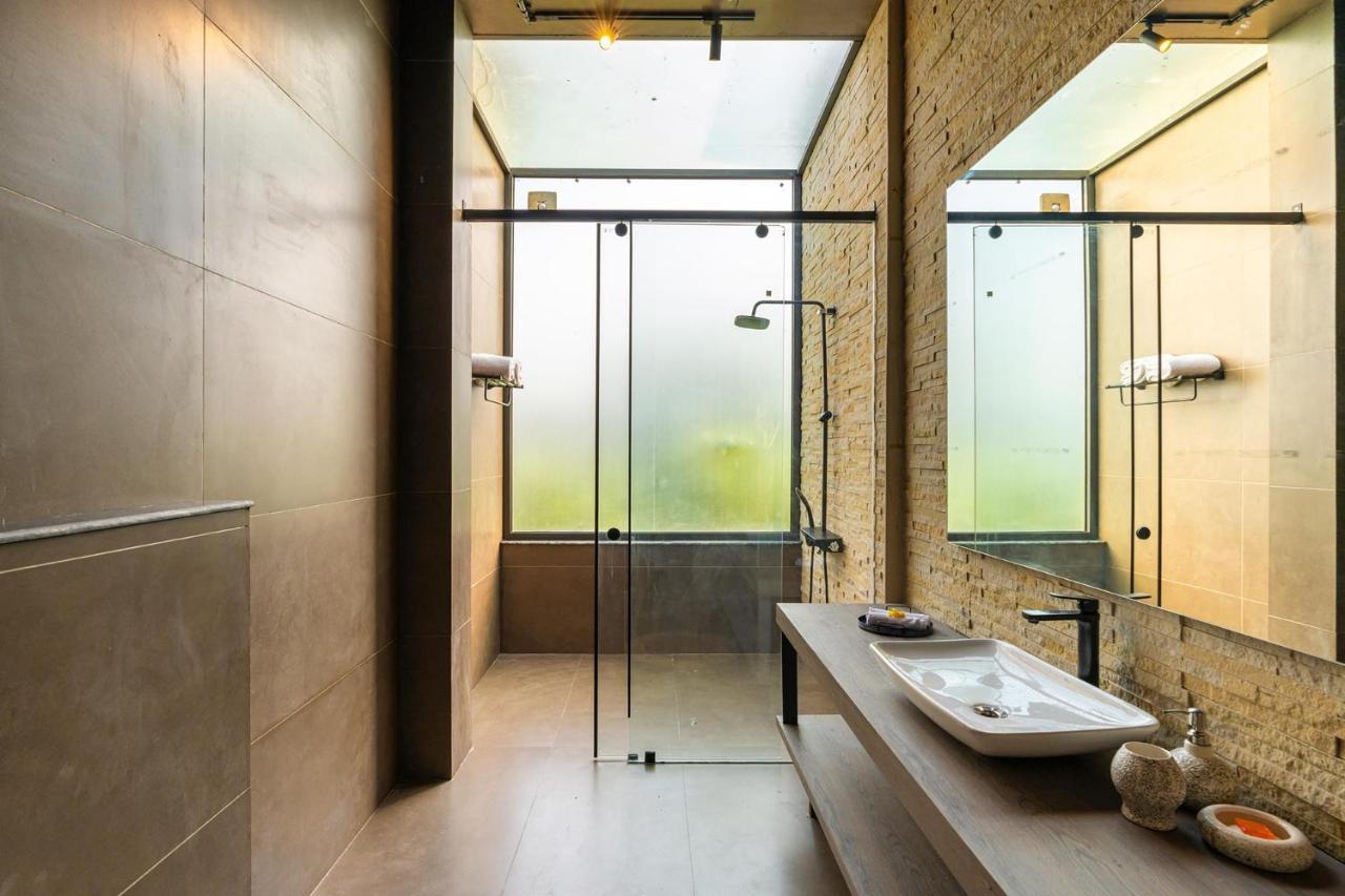 Stayvista'S Anantam - Luxury 4Br Villa With Huge Swimming Pool In Delhi New Delhi Luaran gambar